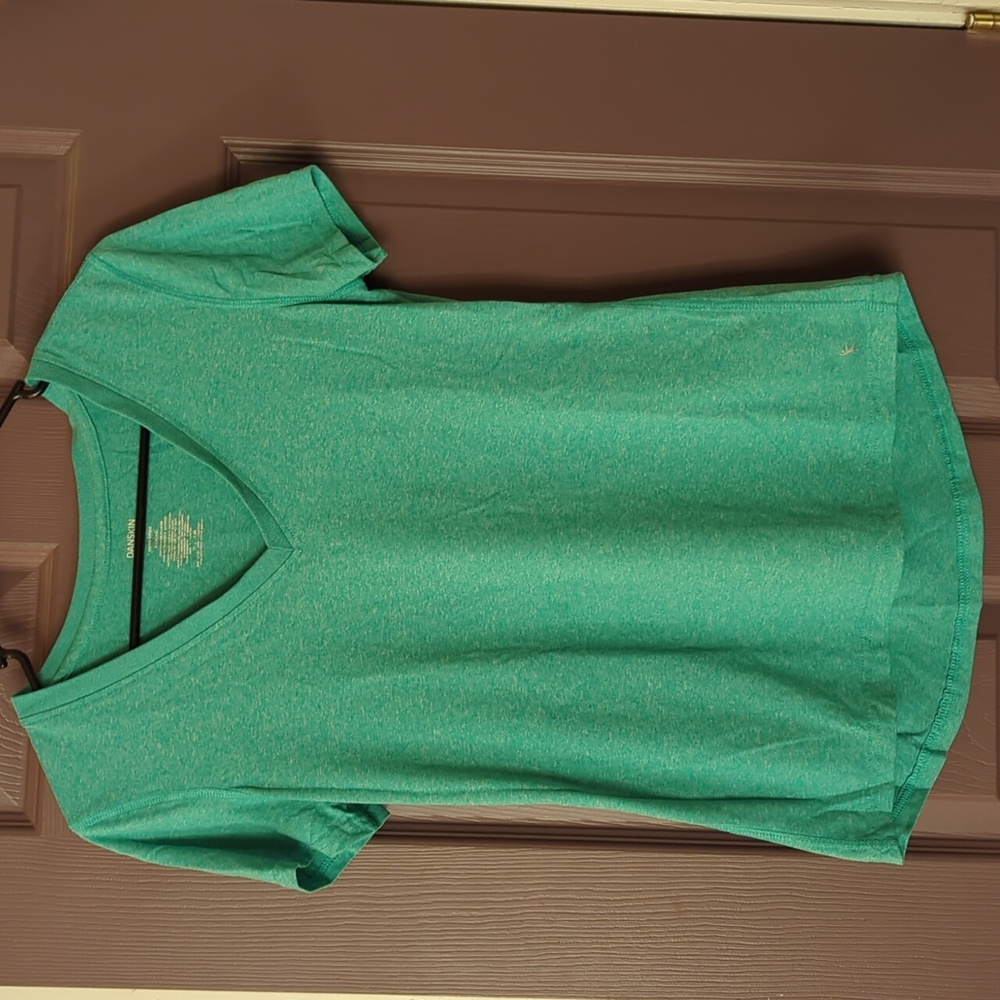 Woman's short sleeve shirt